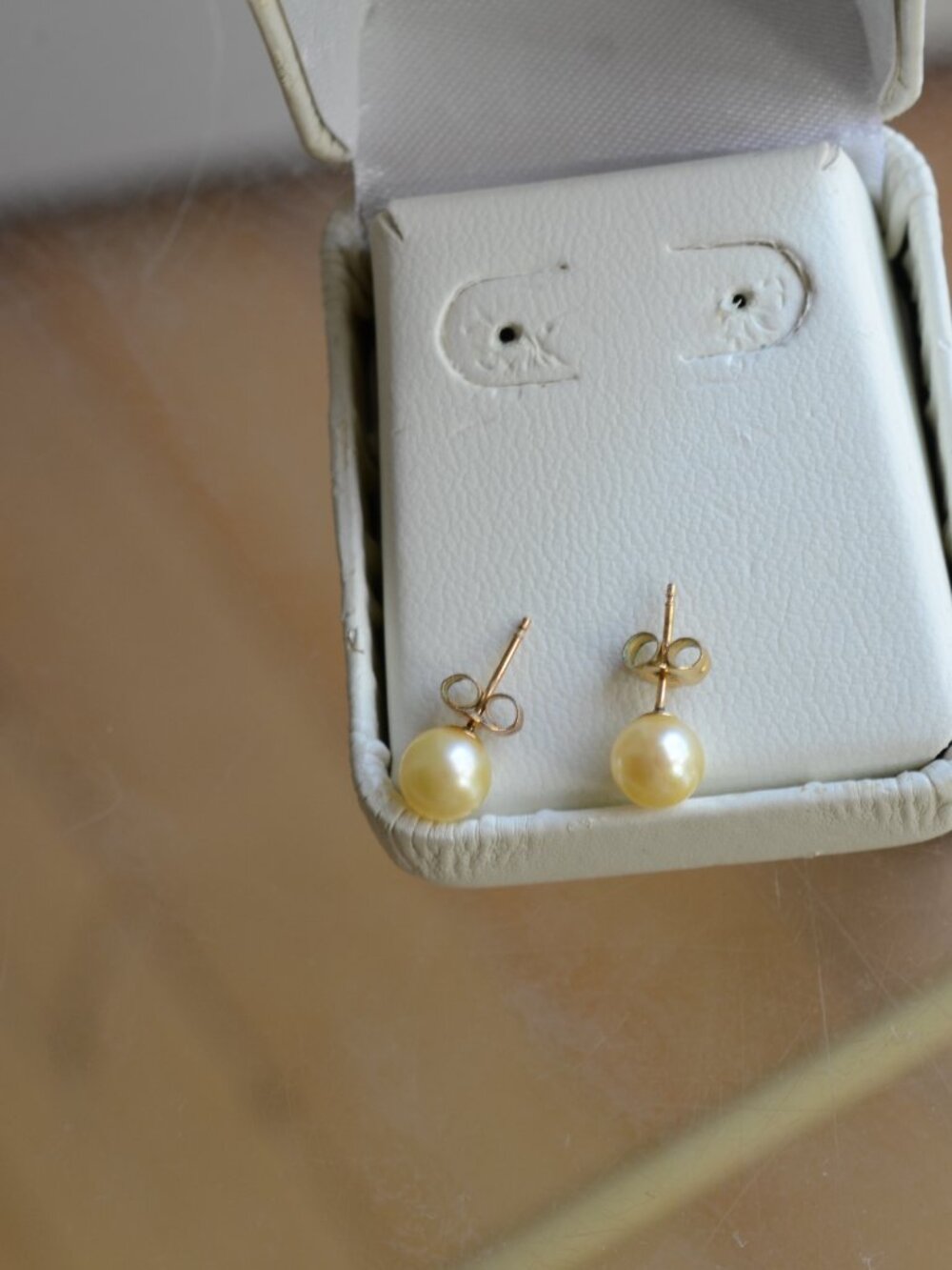 14/20K Gold Filled Pearl Earrings - Picture 4 of 7